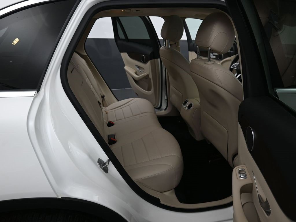 Used 2021 Mercedes-Benz GLC 300 4MATIC image 33