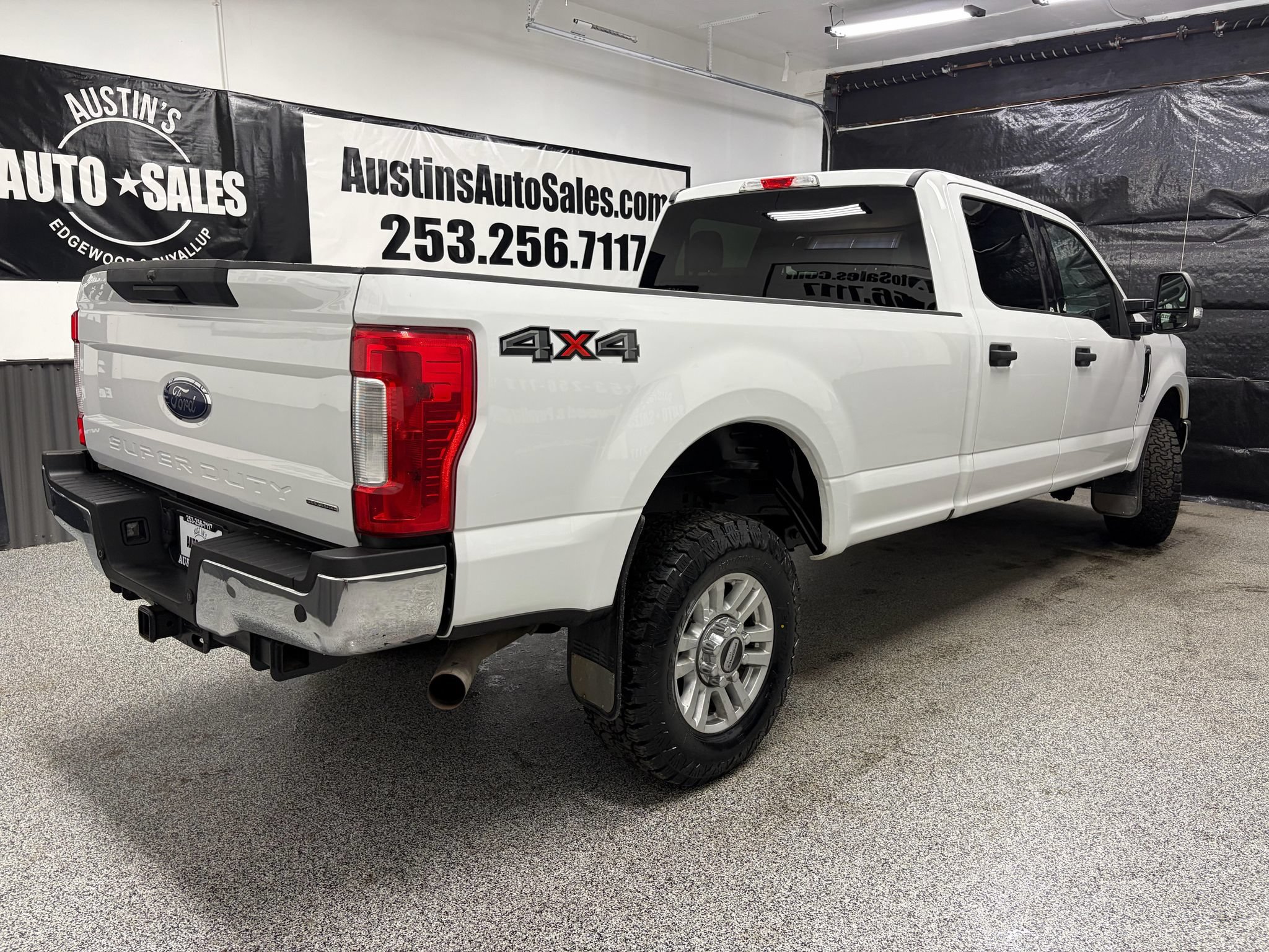 Used 2018 Ford F350 XLT AWD/4WD image 3