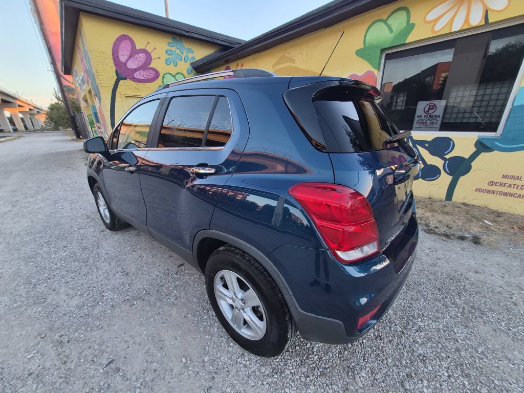 Used 2019 Chevrolet Trax LT w/ LT Convenience Package AWD/4WD image 9