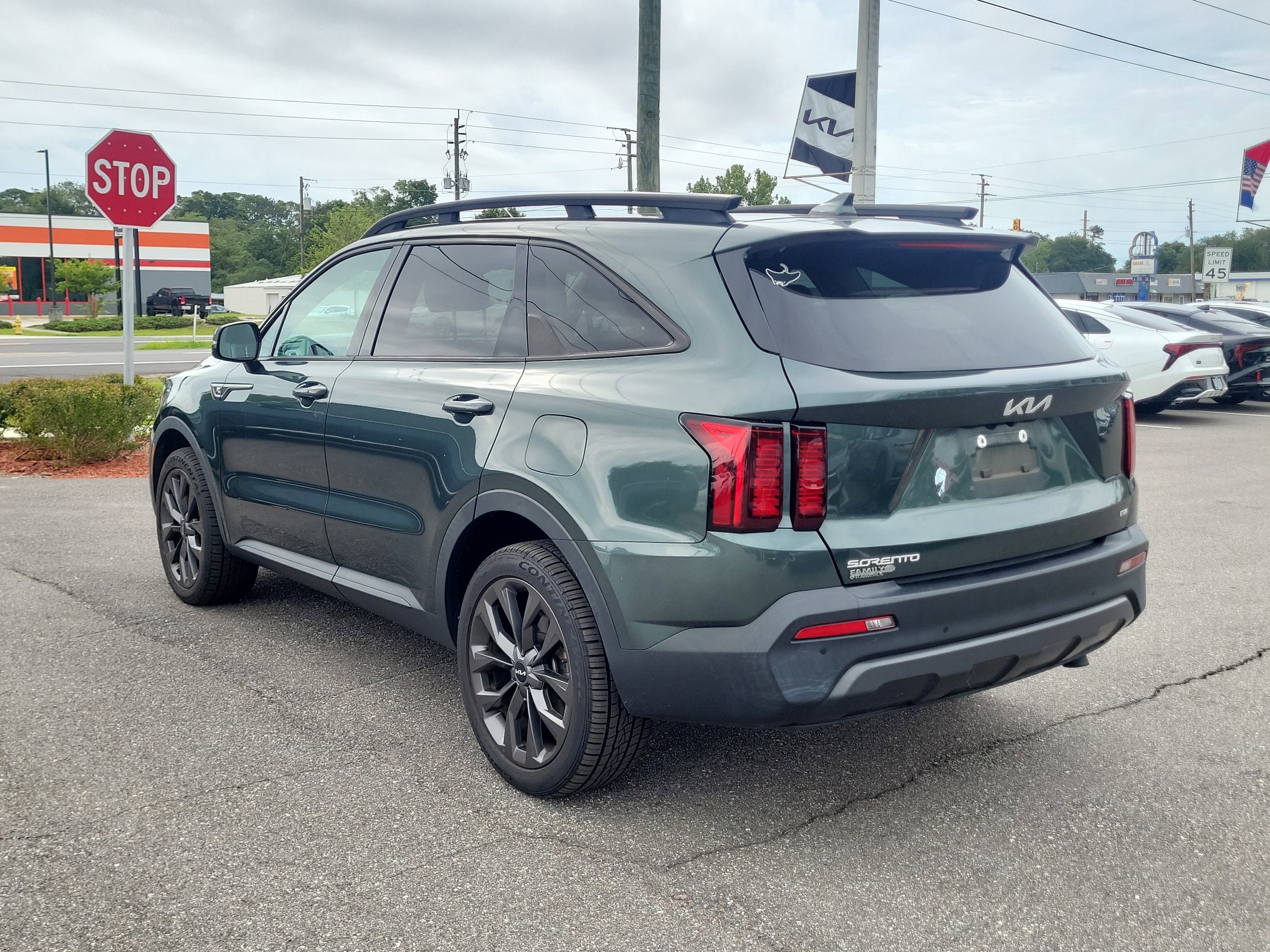 Certified 2023 Kia Sorento X-Line EX AWD/4WD image 4