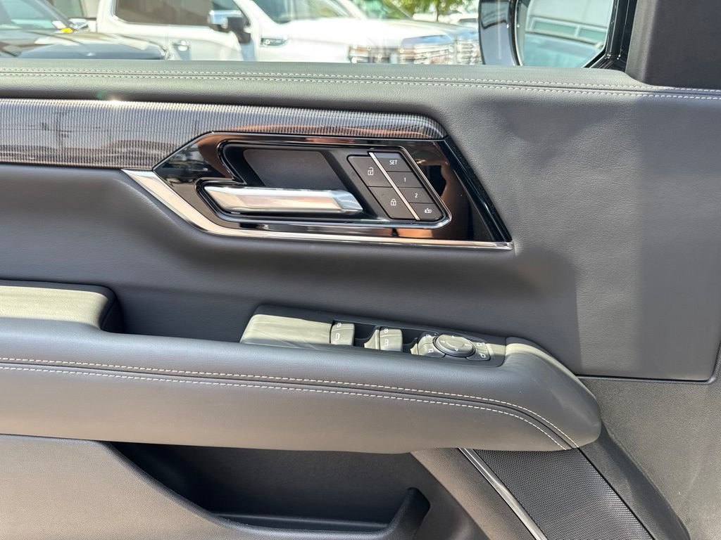 New 2026 GMC Yukon XL Elevation w/ LPO, Elevation Black Package RWD image 13