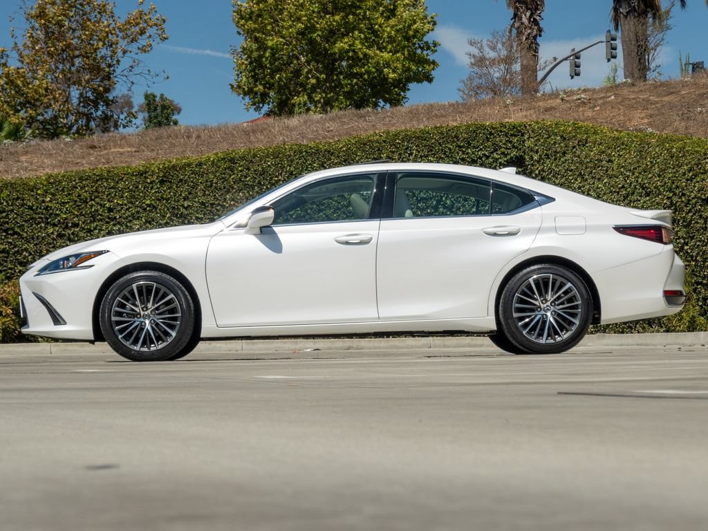 Certified 2023 Lexus ES 300h w/ Premium Package FWD image 7