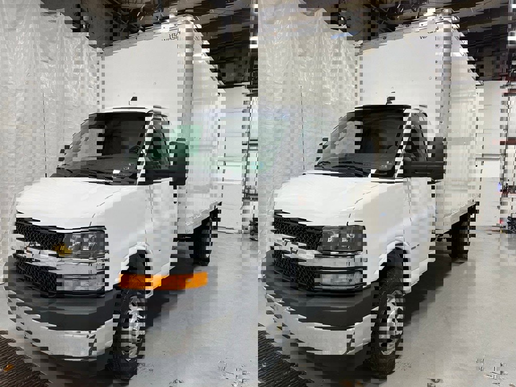 Used 2022 Chevrolet Express 3500 w/ Power Convenience Package image 3