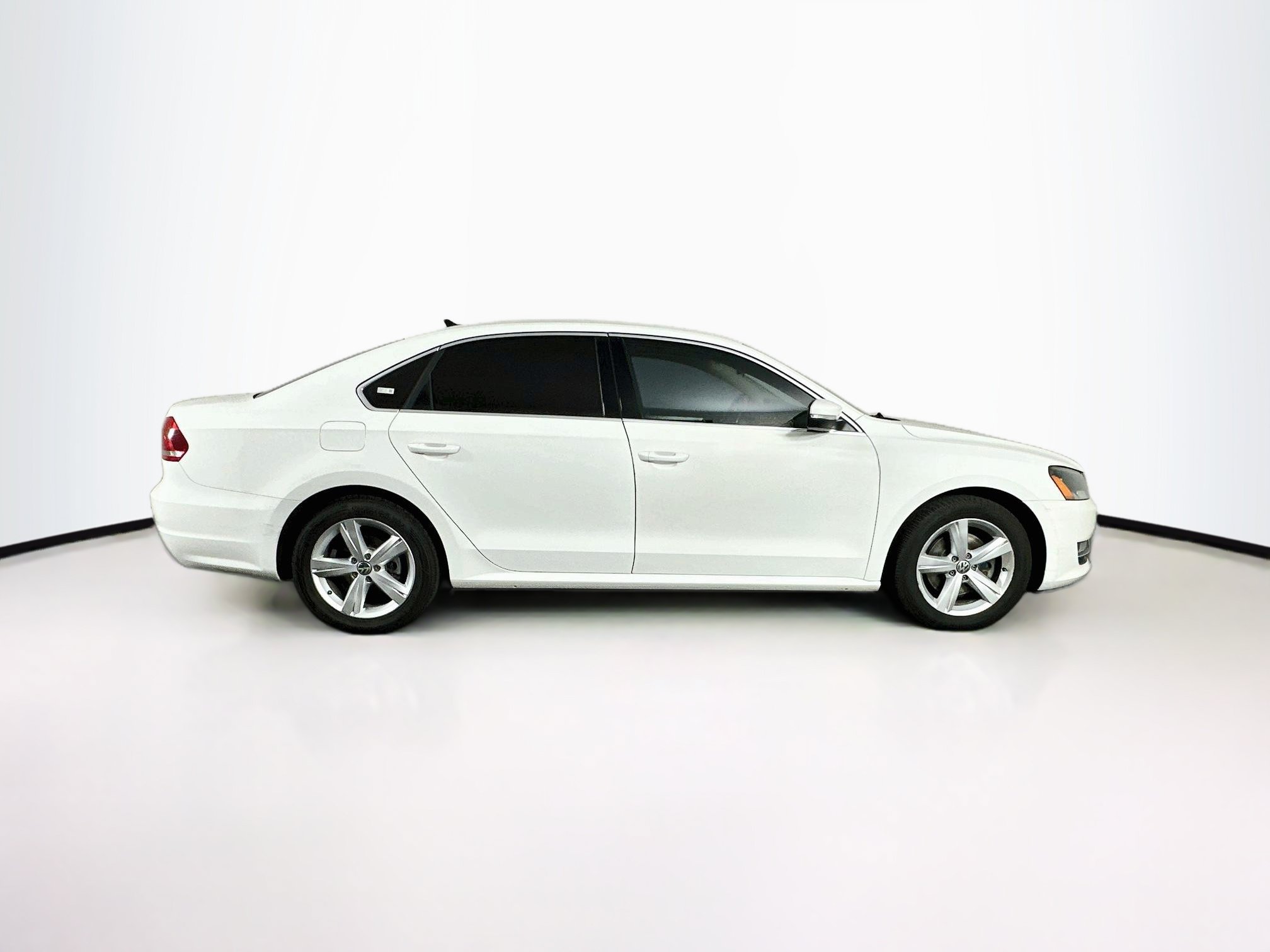 Used 2015 Volkswagen Passat 1.8T Limited Edition FWD image 10