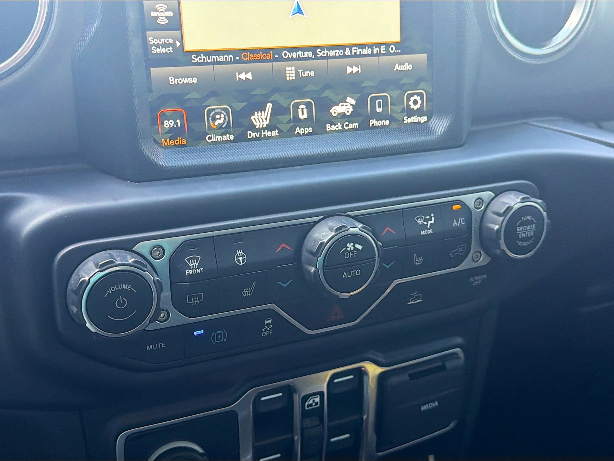 Used 2022 Jeep Wrangler Unlimited Rubicon 4xe w/ Cold Weather Group image 32