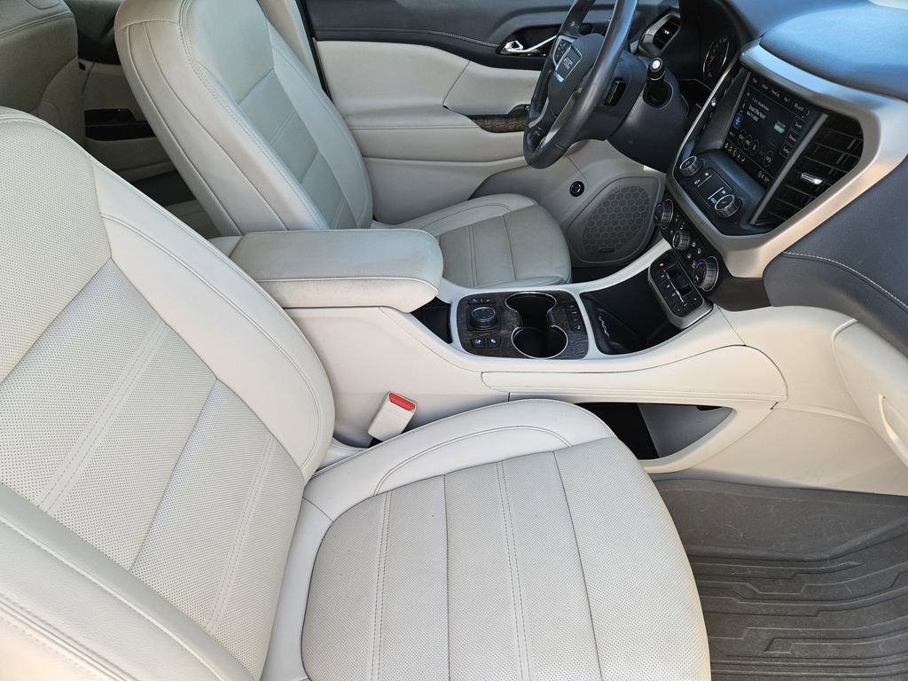 Used 2021 GMC Acadia Denali w/ Denali Ultimate Package AWD/4WD image 19