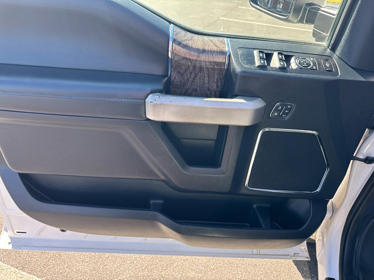 Used 2019 Ford F250 Lariat w/ Lariat Ultimate Package image 23