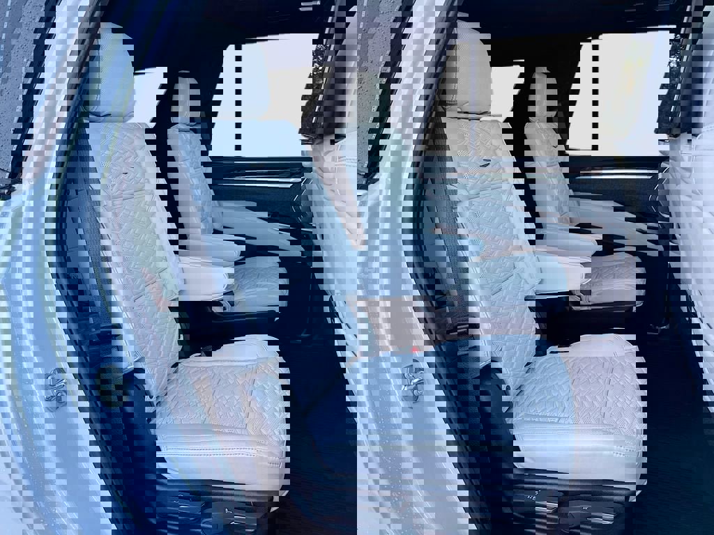 New 2026 Cadillac Escalade Platinum Sport w/ LPO, ONYX Package image 32