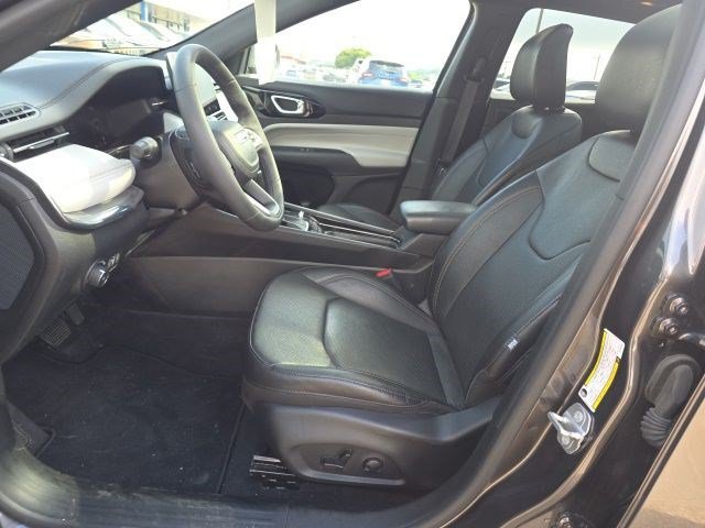 Certified 2023 Jeep Compass Limited w/ Elite Group AWD/4WD image 17