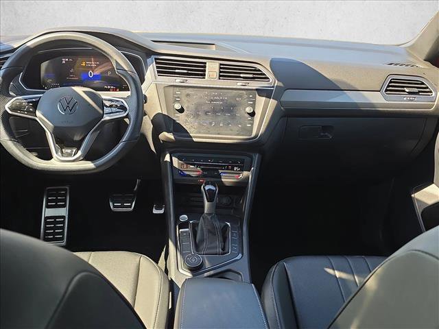 Used 2024 Volkswagen Tiguan SE R-Line image 18