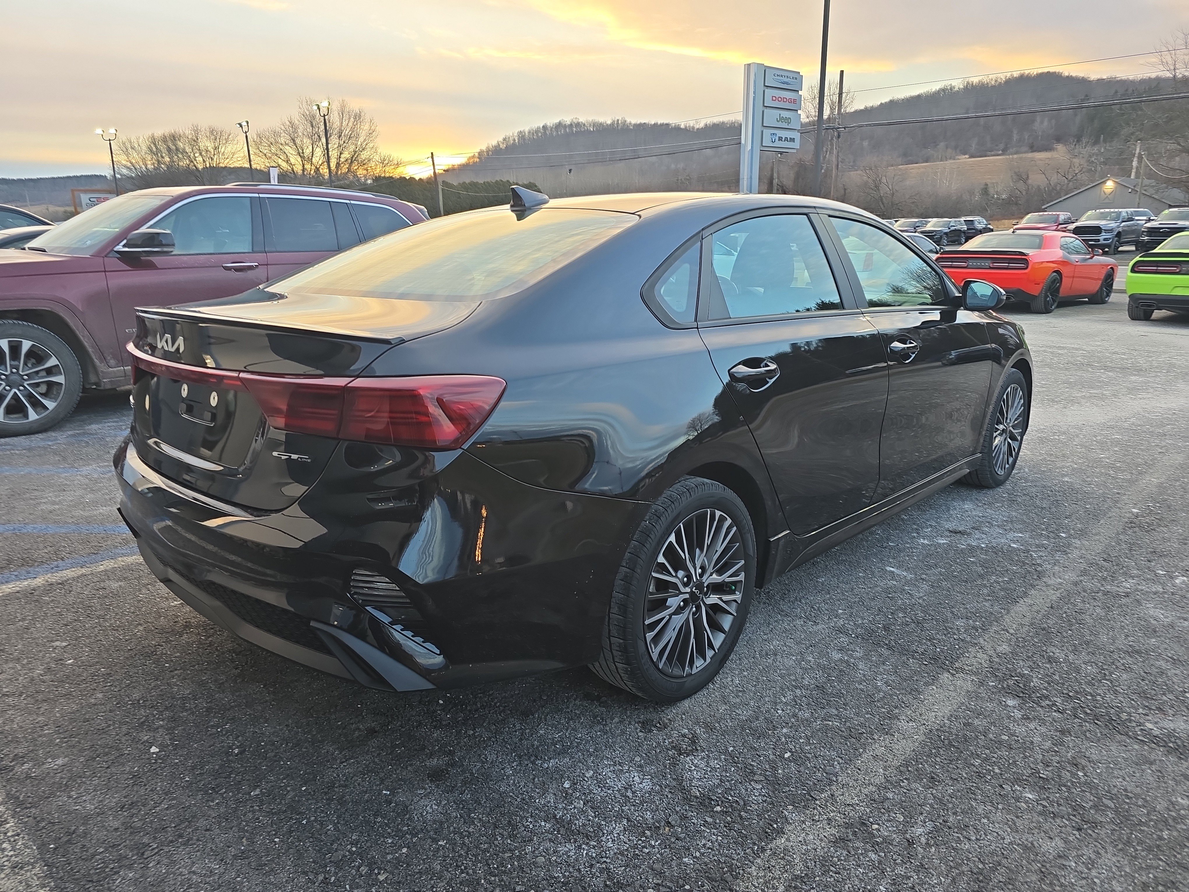 Used 2023 Kia Forte GT-Line image 3