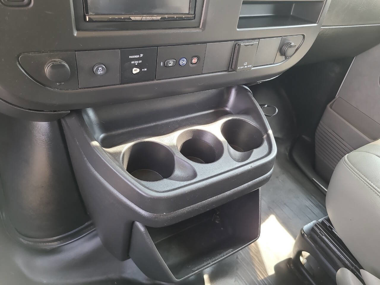 Used 2018 Chevrolet Express 2500 2500 3dr Extended Cargo Van image 49