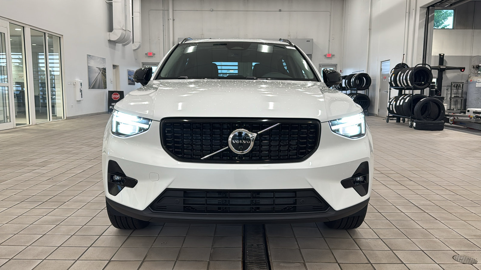 New 2026 Volvo XC40 B5 Ultra w/ Protection Package Premier AWD/4WD image 10