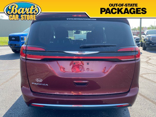 Used 2022 Chrysler Pacifica Touring-L FWD image 5