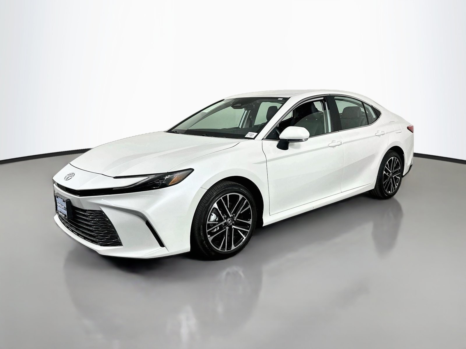 Certified 2025 Toyota Camry XLE AWD/4WD image 3