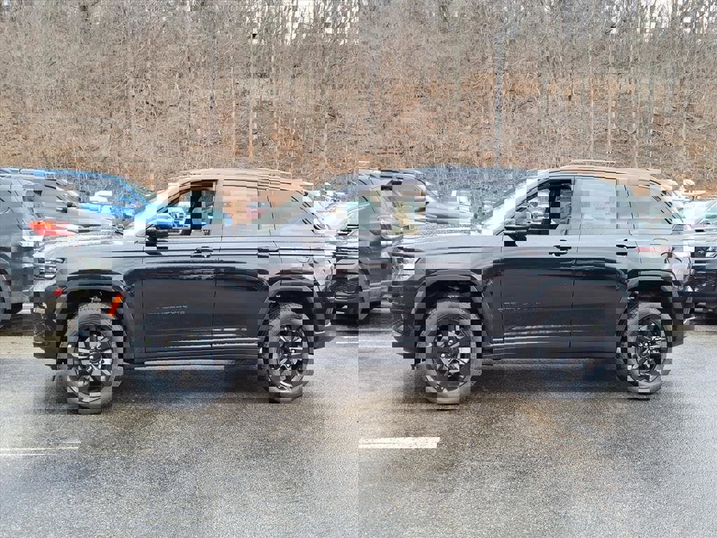 New 2025 Jeep Grand Cherokee Limited image 2