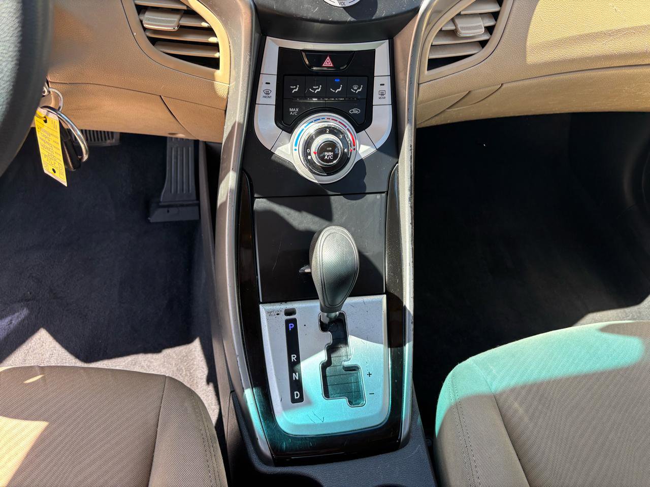 Used 2012 Hyundai Elantra GLS image 17