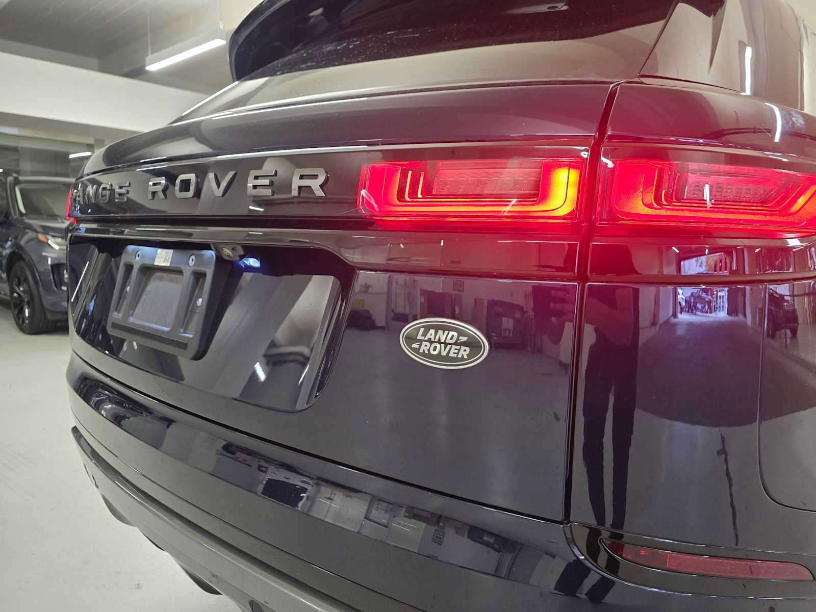 Certified 2023 Land Rover Range Rover Velar R-Dynamic S image 17