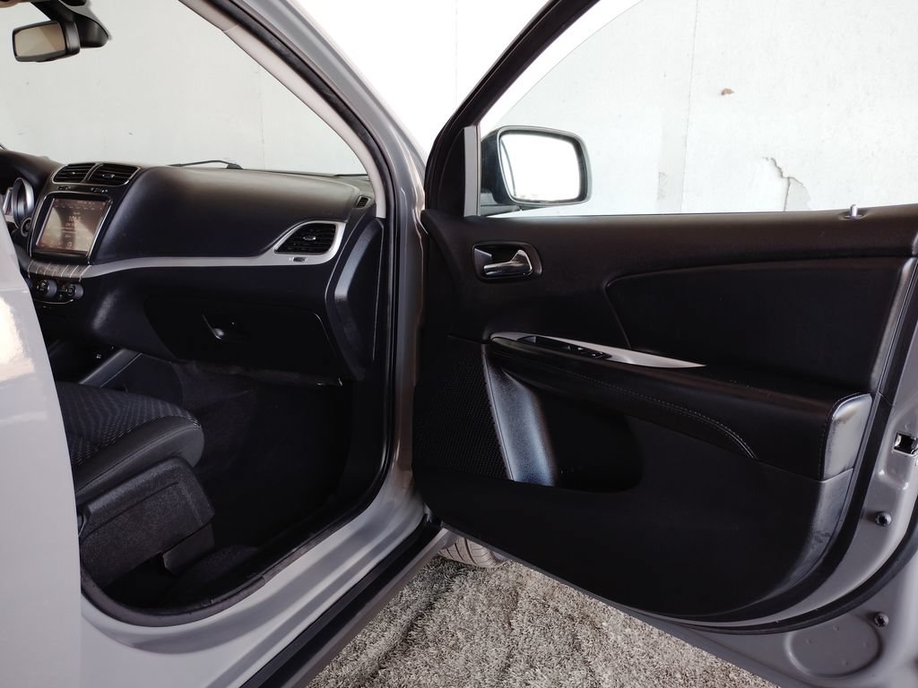 Used 2019 Dodge Journey SE w/ Safe & Sound Group FWD image 10