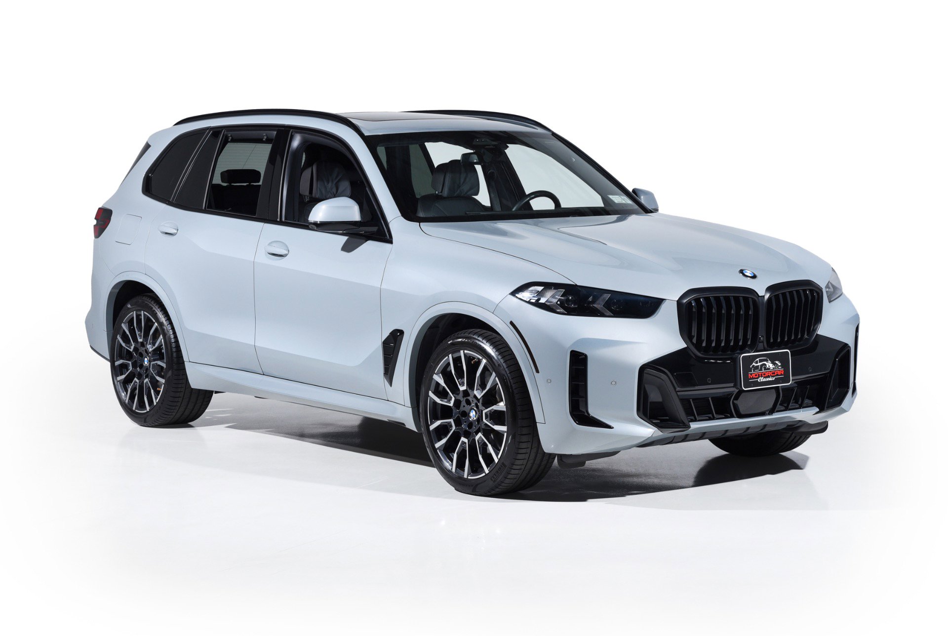 Used 2024 BMW X5 xDrive40i w/ Executive Package image 1