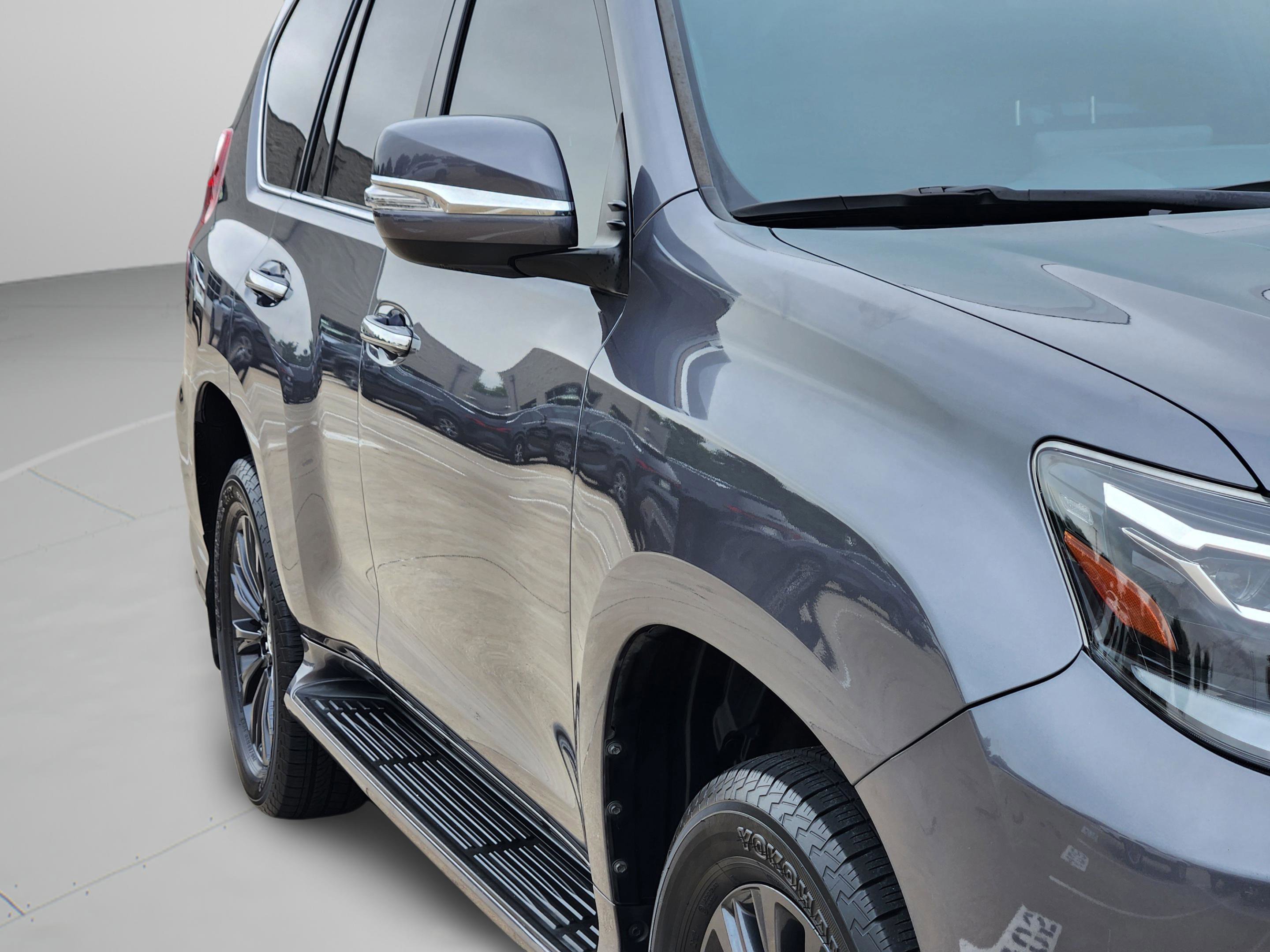 Used 2022 Lexus GX 460 Luxury w/ Sport Design Package AWD/4WD image 39