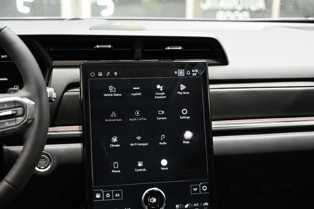 New 2026 GMC Terrain Denali w/ LPO, Floor Liner Package image 15