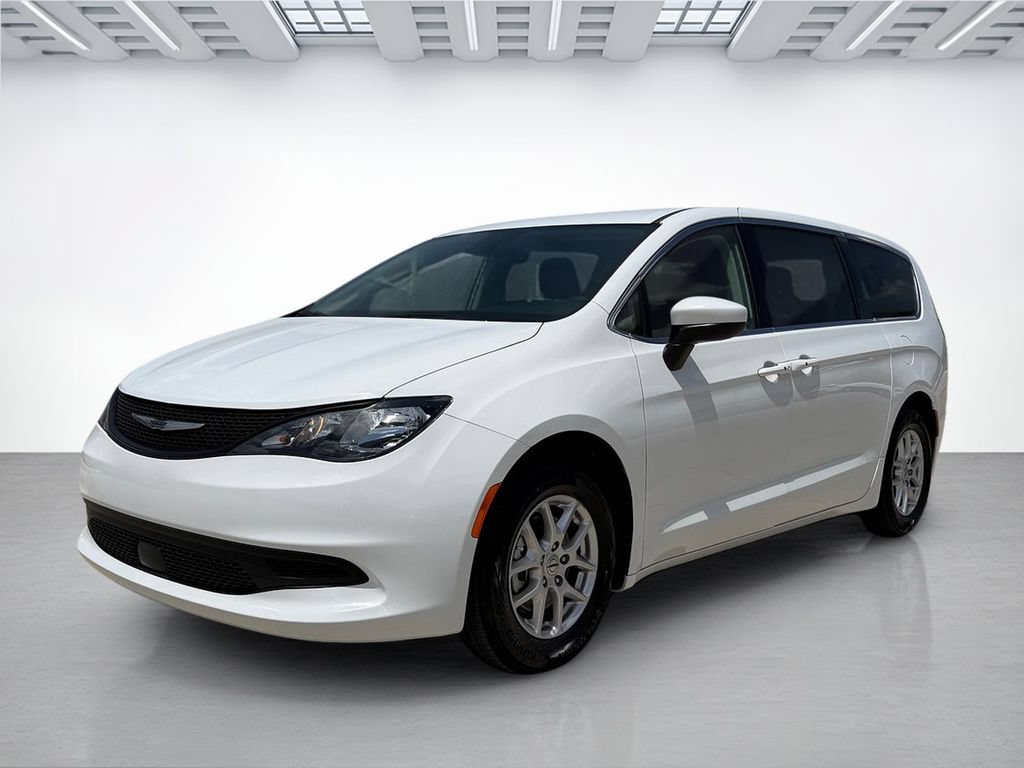 Used 2023 Chrysler Voyager LX FWD image 3