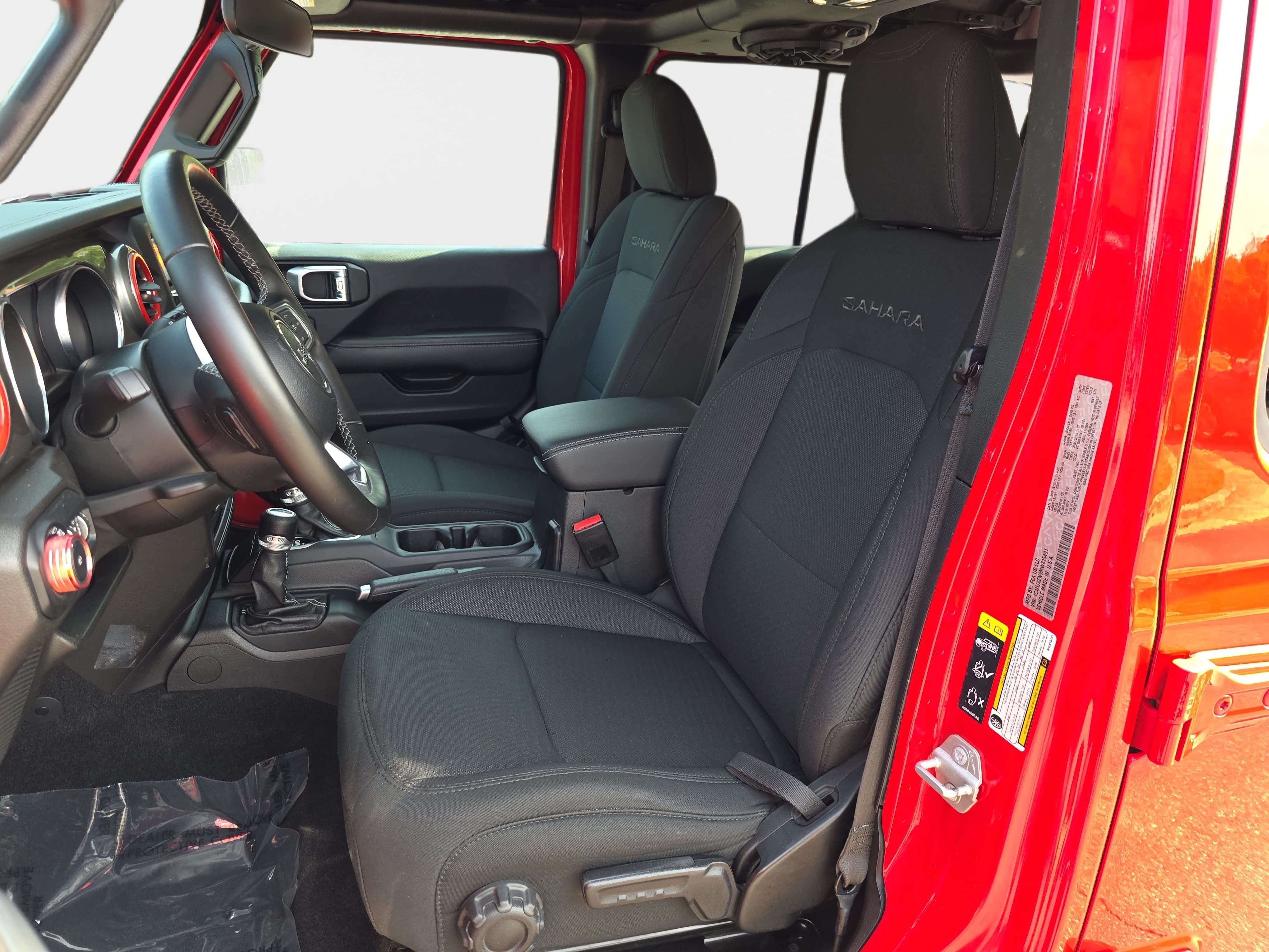 Used 2021 Jeep Wrangler Unlimited Sahara AWD/4WD image 12