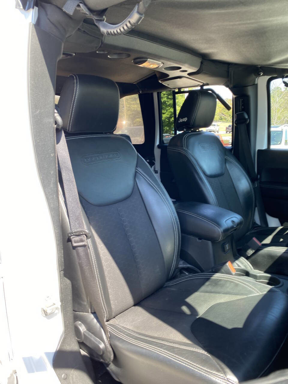 Used 2018 Jeep Wrangler Unlimited Sport image 23