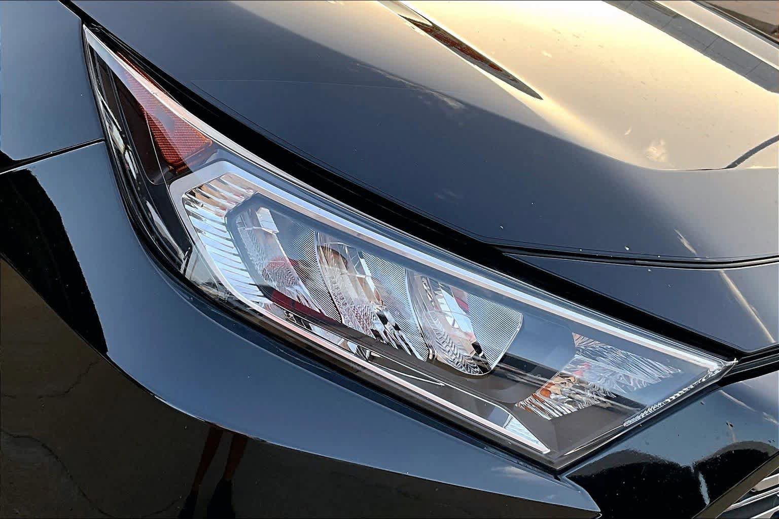 Used 2019 Toyota RAV4 Limited w/ Cold Weather Package FWD image 27