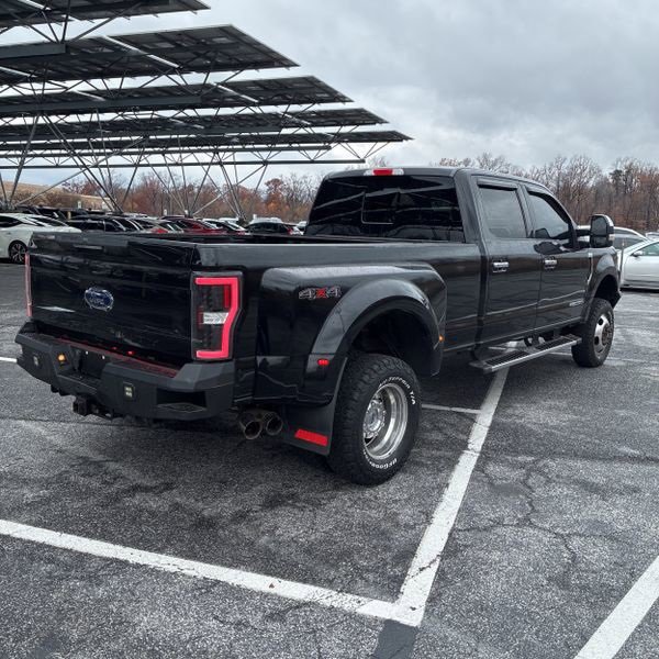 Used 2017 Ford F350 Lariat w/ Lariat Ultimate Package image 2