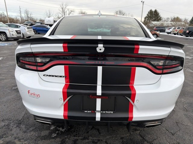 Used 2023 Dodge Charger SXT w/ Blacktop Package image 6