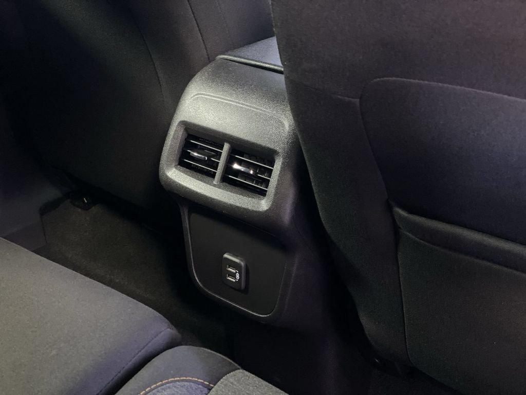 Used 2024 Chevrolet Equinox LT FWD image 27