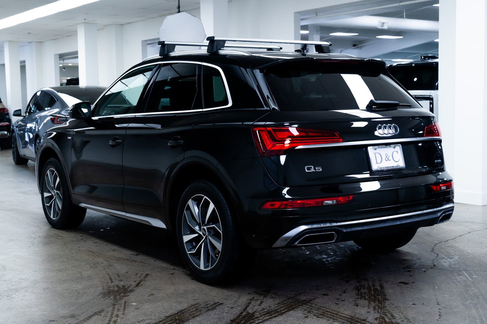 Used 2023 Audi Q5 2.0T Premium w/ Convenience Package AWD/4WD image 4