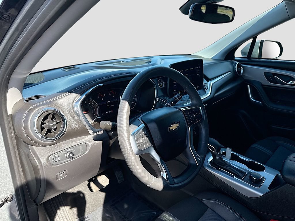 Used 2023 Chevrolet Blazer LT w/ Convenience Package image 16
