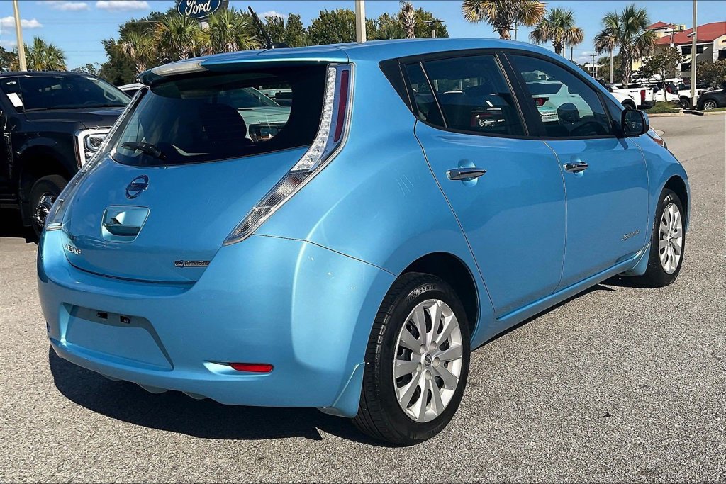 Used 2015 Nissan Leaf S w/ Charge Package FWD image 6