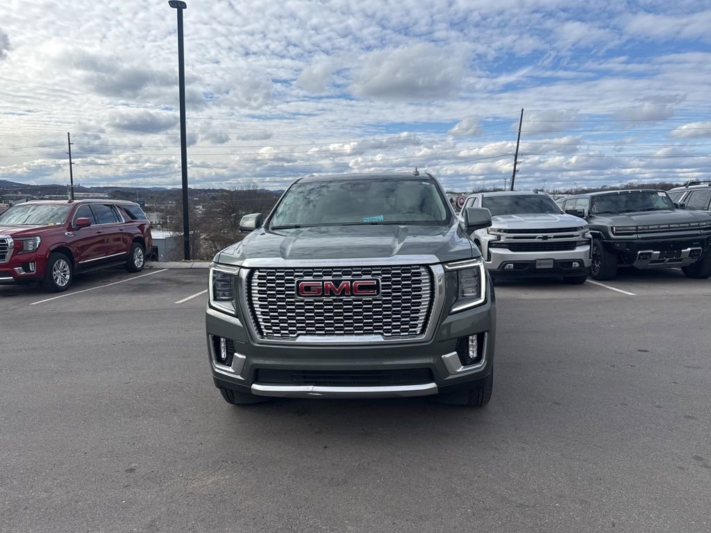 Used 2023 GMC Yukon XL Denali video 3