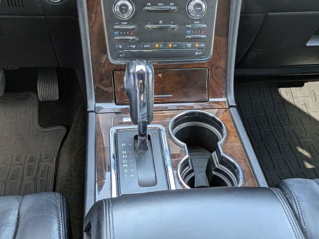 Used 2016 Lincoln Navigator Select RWD image 19