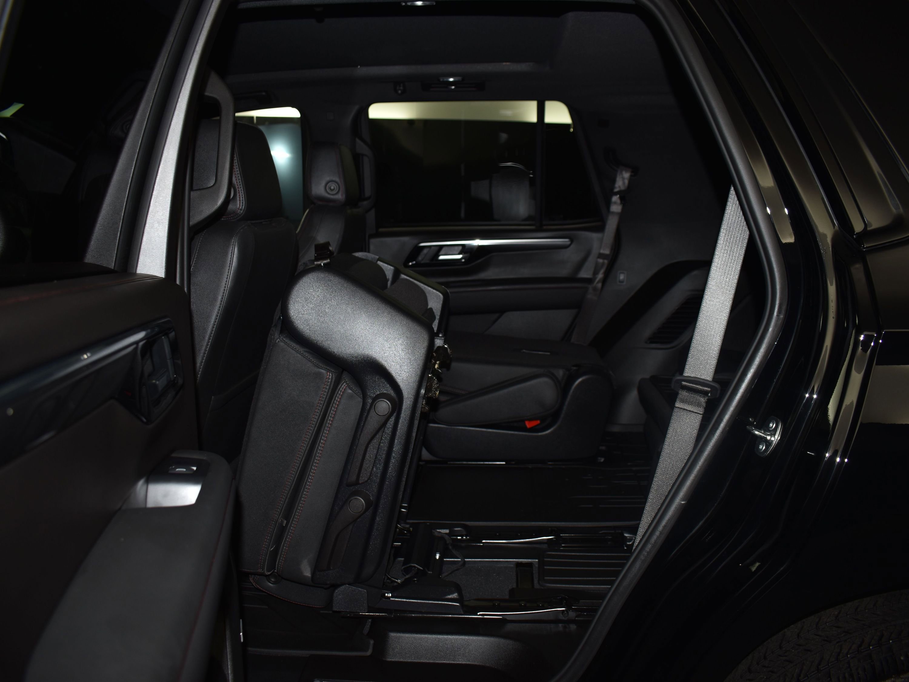 Used 2025 Chevrolet Tahoe RST w/ RST Capability Package image 20