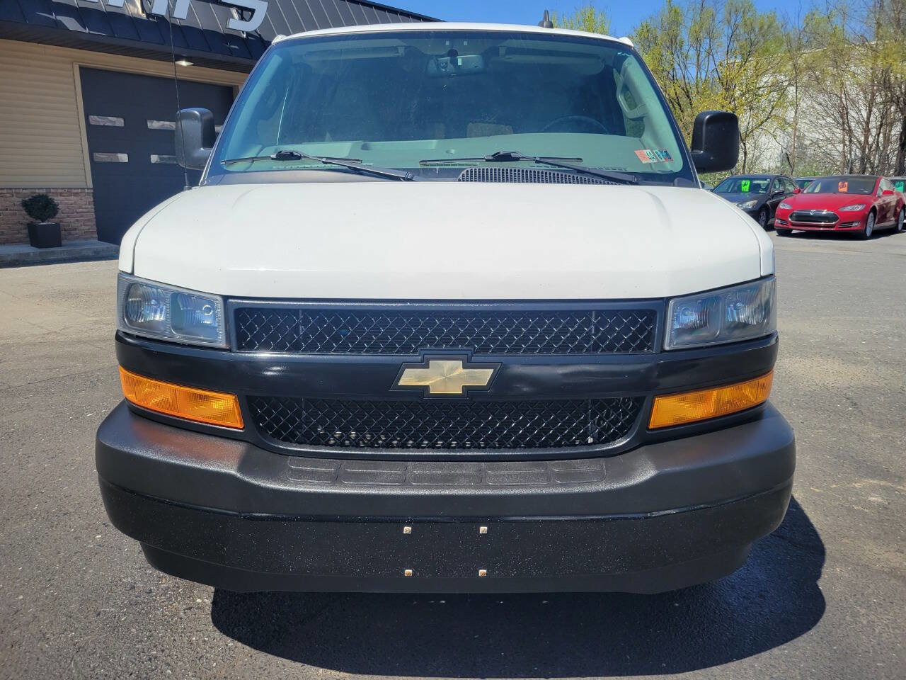 Used 2019 Chevrolet Express 3500 LS RWD image 2