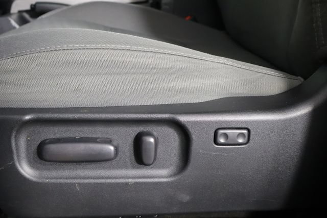 Used 2020 Toyota Tacoma SR5 AWD/4WD image 23