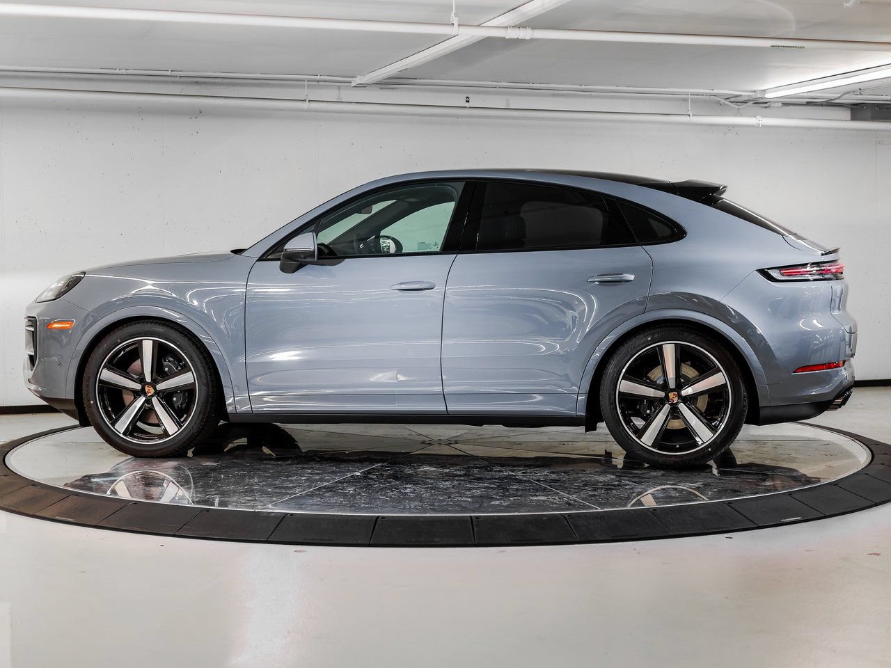 New 2026 Porsche Cayenne Coupe AWD/4WD image 2