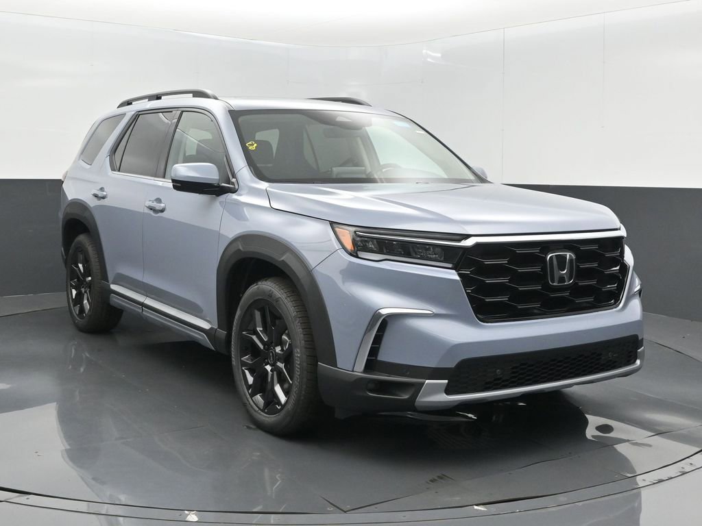 New 2025 Honda Pilot Touring image 2