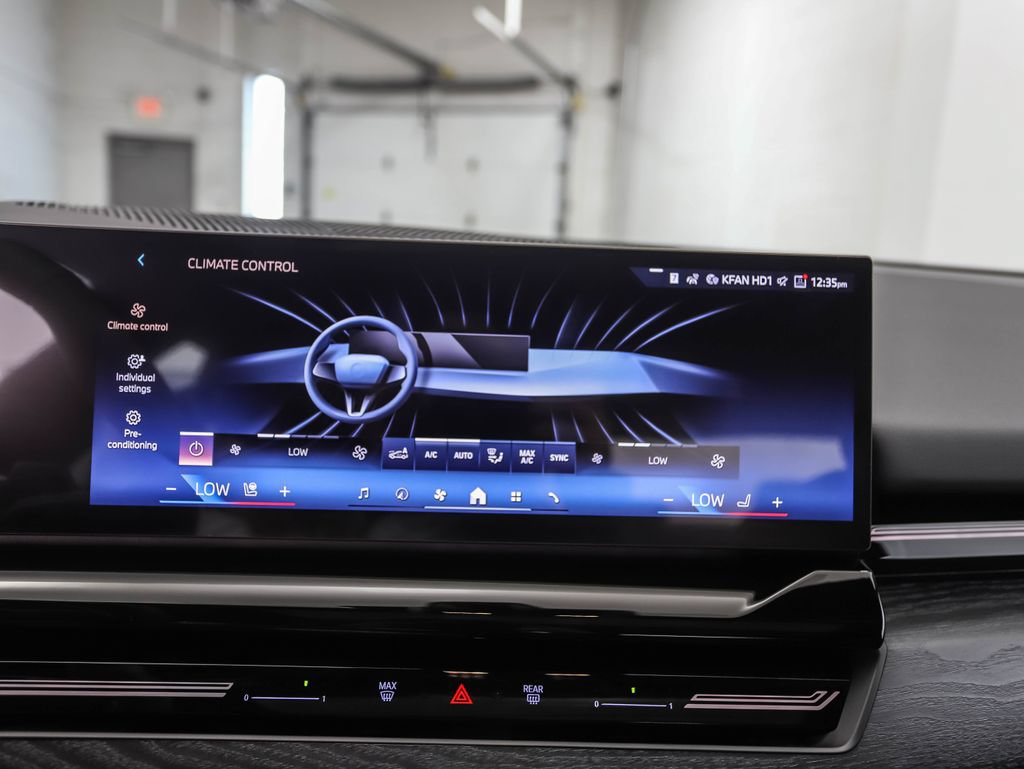 Used 2026 BMW 530i xDrive AWD/4WD image 18