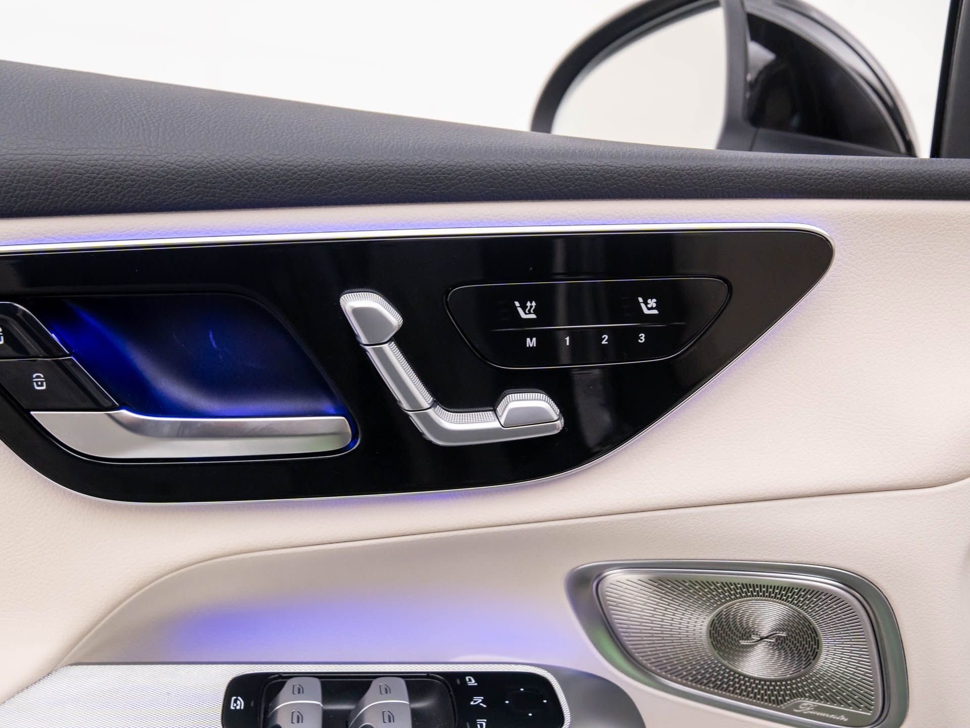 Used 2025 Mercedes-Benz GLC 350e 4MATIC image 15