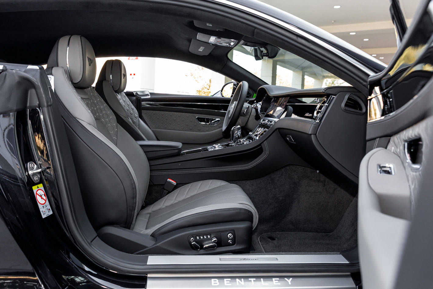 Used 2023 Bentley Continental GT Azure image 2