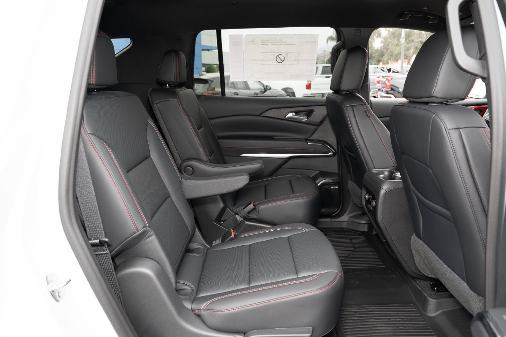 New 2026 Chevrolet Traverse Z71 w/ Enhanced Driving Package AWD/4WD image 39