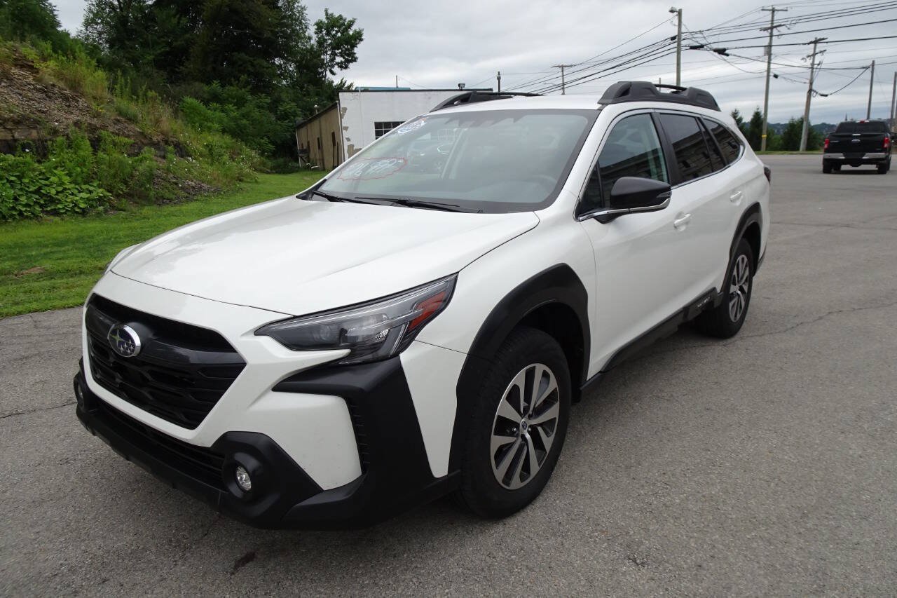 Used 2024 Subaru Outback Premium AWD/4WD image 2