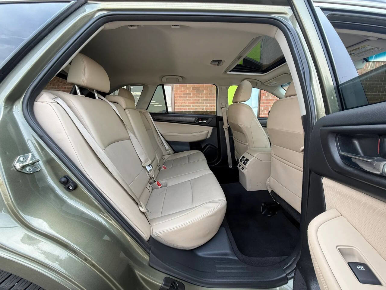 Used 2017 Subaru Outback 2.5i Limited image 9