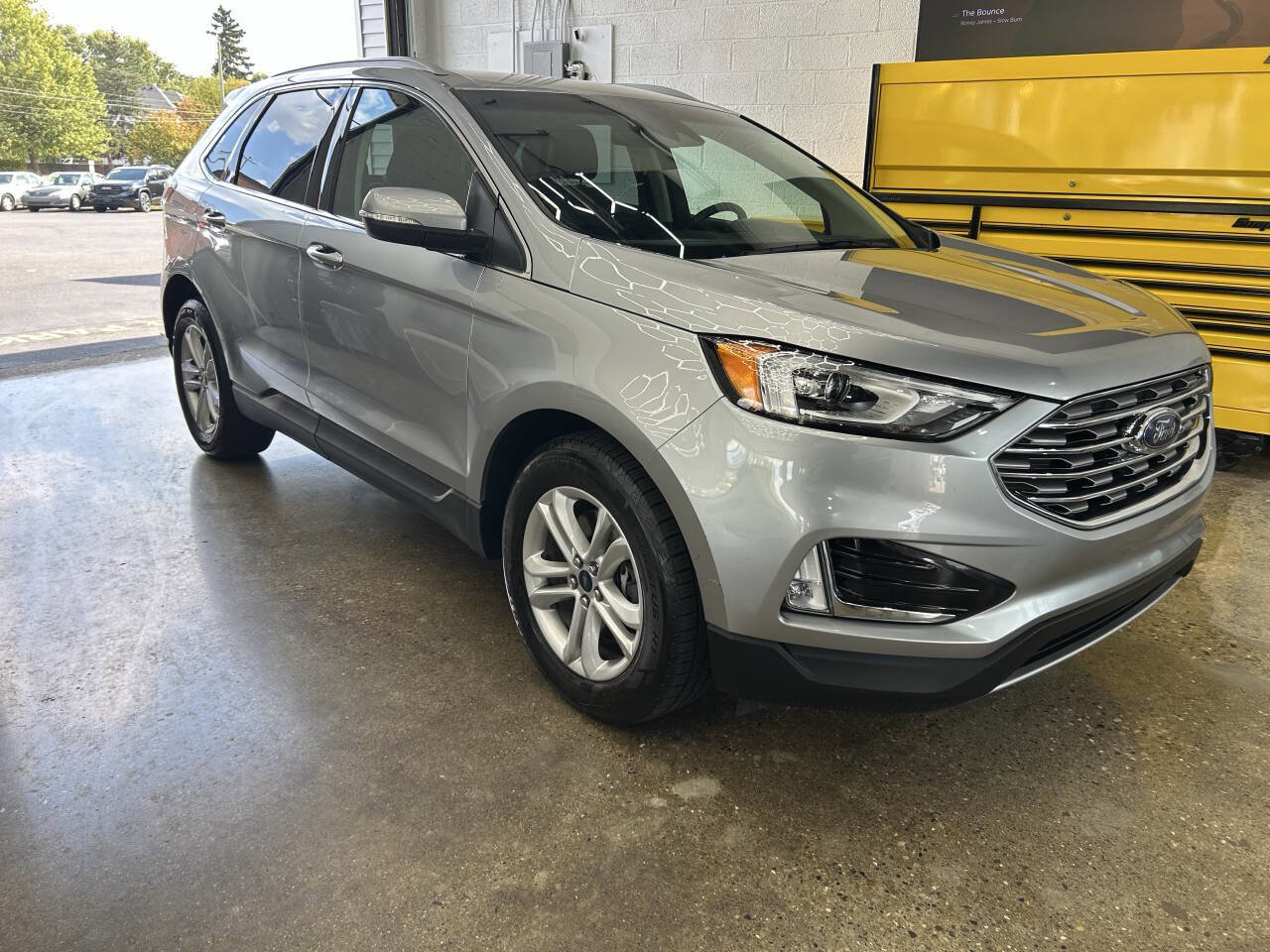 Used 2020 Ford Edge SEL w/ Convenience Package image 2
